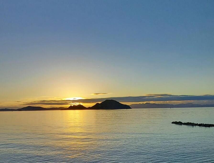 Rahat Ev Bodrum Eksteriør billede